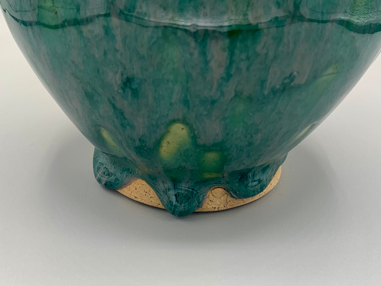 Ruffle Collar Moon Jar